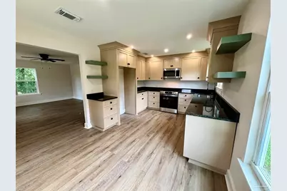 424 Front St, Century, FL 32535 - Photo 15