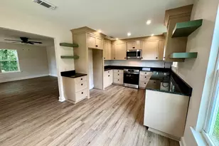 424 Front St, Century, FL 32535 - Photo 15