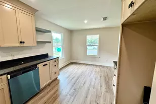 424 Front St, Century, FL 32535 - Photo 19