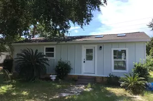 6029 Capitol Dr, Gulf Breeze, FL 32563 - Photo 3