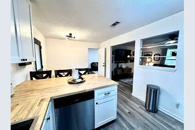4700 Dean Dr, Pace, FL 32571 - Photo 13