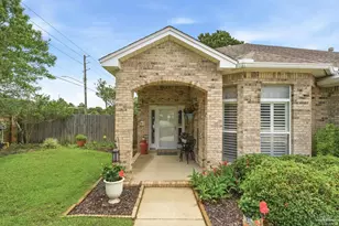 2092 Pritchard Point Dr, Navarre, FL 32566 - Photo 9