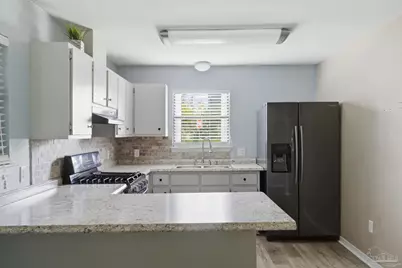 1125 W Scott St, Pensacola, FL 32501 - Photo 7