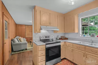6209 E Shore Dr, Pensacola, FL 32505 - Photo 17