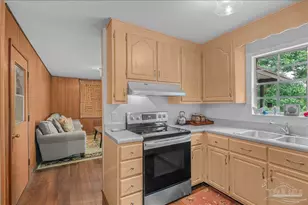 6209 E Shore Dr, Pensacola, FL 32505 - Photo 17