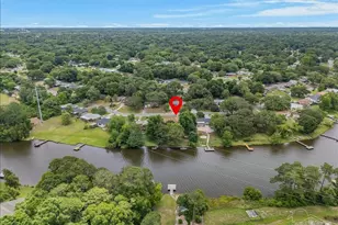 6209 E Shore Dr, Pensacola, FL 32505 - Photo 7