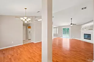 6000 Yellow Rose Dr, Pensacola, FL 32526 - Photo 5