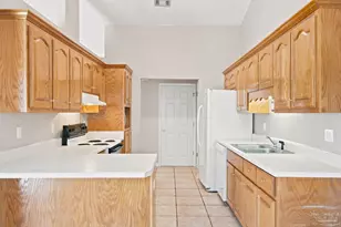 6000 Yellow Rose Dr, Pensacola, FL 32526 - Photo 11