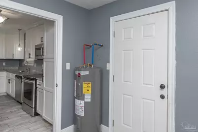8240 Tempest Dr, Pensacola, FL 32506 - Photo 9
