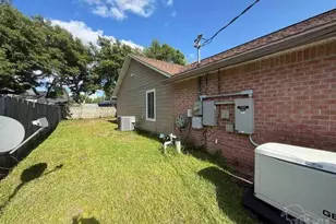 2706 Woodbury Ct, Navarre, FL 32566 - Photo 9