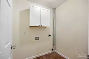 715 Edwards St, Pensacola, FL 32507 - Photo 11