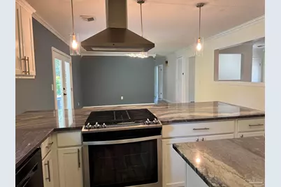 8108 Ridgefield Rd, Pensacola, FL 32514 - Photo 31