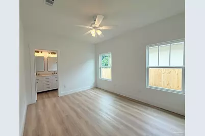 1901 N Davis Hwy, Pensacola, FL 32503 - Photo 11