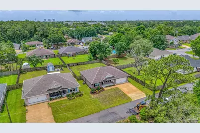 3613 Berkley Ln, Gulf Breeze, FL 32563 - Photo 3