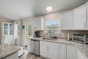 3613 Berkley Ln, Gulf Breeze, FL 32563 - Photo 15