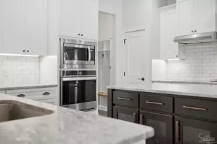 5140 Sandy Shores Dr, Gulf Breeze, FL 32563 - Photo 11