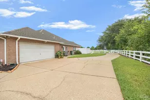 3981 Stefani Rd, Cantonment, FL 32533 - Photo 5