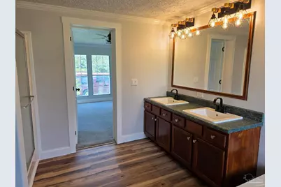 8182 Mobile Hwy, Pensacola, FL 32526 - Photo 17