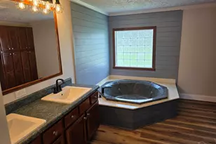 8182 Mobile Hwy, Pensacola, FL 32526 - Photo 19
