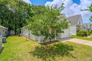 1145 Sweetbriar St, Cantonment, FL 32533 - Photo 3