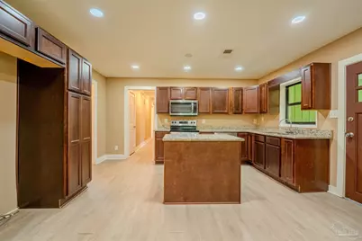 430 N V St, Pensacola, FL 32505 - Photo 9