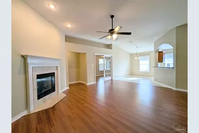 5963 Ashton Woods Cir, Milton, FL 32570 - Photo 5