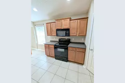 5963 Ashton Woods Cir, Milton, FL 32570 - Photo 9