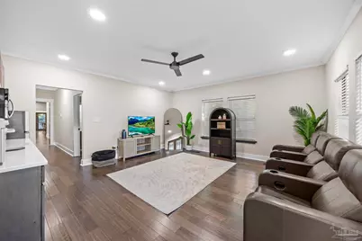 1306 E Gonzalez St, Pensacola, FL 32501 - Photo 7