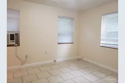 204 Holmes Dr #B, Pensacola, FL 32507 - Photo 5