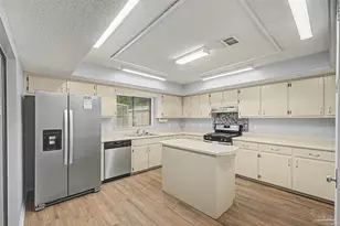 6323 Summer Lakes Ln, Pensacola, FL 32504 - Photo 17