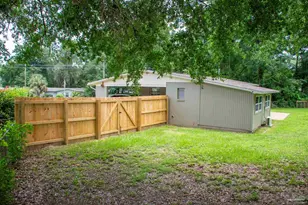 5357 Locklin Ave, Milton, FL 32570 - Photo 7
