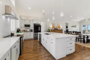 5402 N Shore Rd, Pensacola, FL 32507 - Photo 13