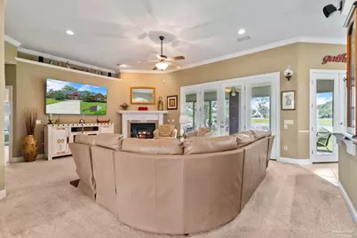 5738 Dunbar Cir, Milton, FL 32583 - Photo 9