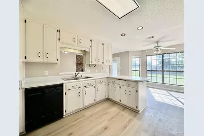 5027 Shoshone Dr, Pensacola, FL 32506 - Photo 7