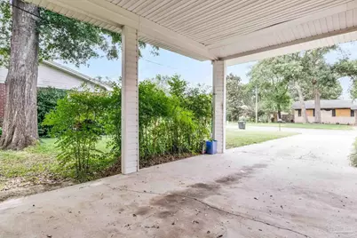 2011 Hallmark Dr, Pensacola, FL 32503 - Photo 39