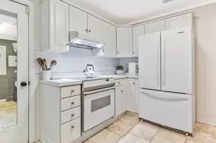 2011 Hallmark Dr, Pensacola, FL 32503 - Photo 7