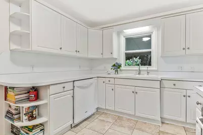 2011 Hallmark Dr, Pensacola, FL 32503 - Photo 7