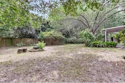 2011 Hallmark Dr, Pensacola, FL 32503 - Photo 47