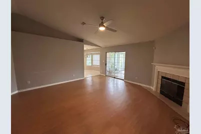 8029 Grand Bahama Dr, Pensacola, FL 32506 - Photo 9