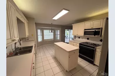 8029 Grand Bahama Dr, Pensacola, FL 32506 - Photo 11