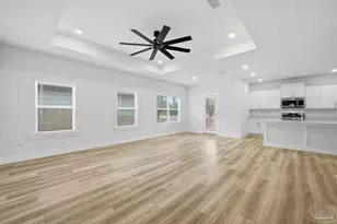 209 Camellia Dr, Cantonment, FL 32533 - Photo 9