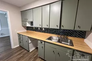 45 W Carver Dr, Pensacola, FL 32507 - Photo 3