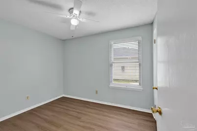 412 Oak Knoll Ln, Pensacola, FL 32506 - Photo 17