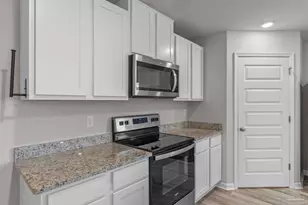 10108 Oak Haven Rd, Pensacola, FL 32526 - Photo 13