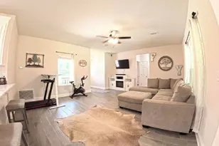 6283 Andys Ln, Milton, FL 32570 - Photo 7