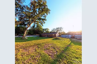 6036 Oakwood Dr, Milton, FL 32570 - Photo 3