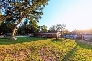 6036 Oakwood Dr, Milton, FL 32570 - Photo 3