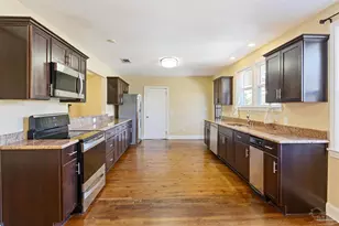 1808 N Reus St, Pensacola, FL 32501 - Photo 9