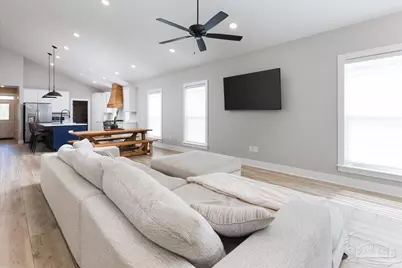 1006 W Lloyd St, Pensacola, FL 32501 - Photo 7