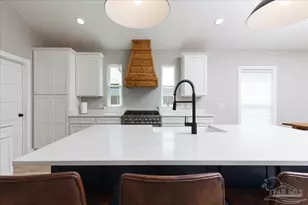1006 W Lloyd St, Pensacola, FL 32501 - Photo 15